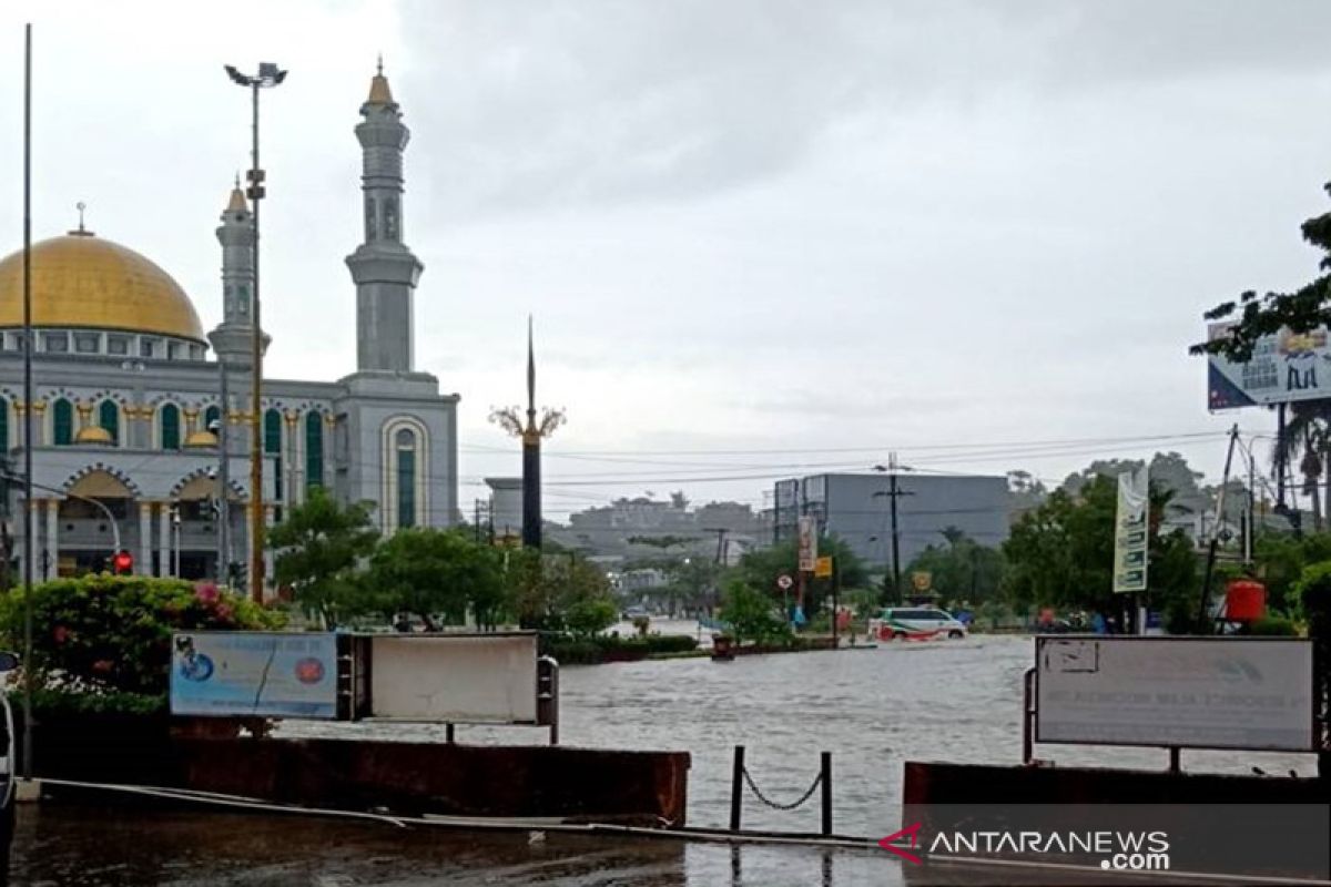 Samarinda dikepung genangan air