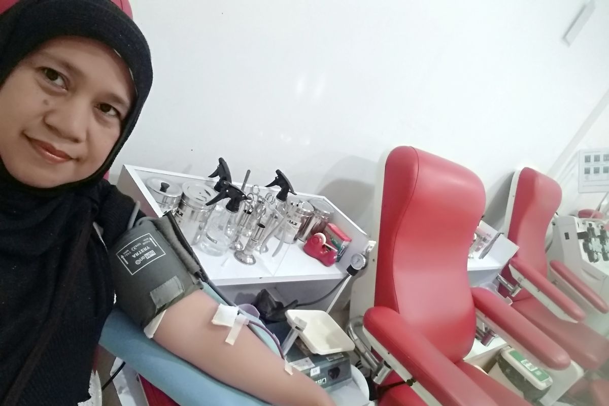 PMI Makassar siapkan sekitar 300 kantong darah per hari