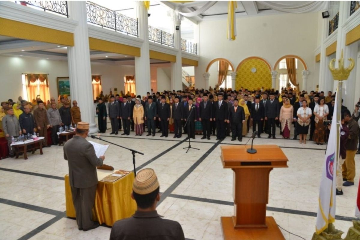 Gubernur Gorontalo lantik 195 pejabat pemprov