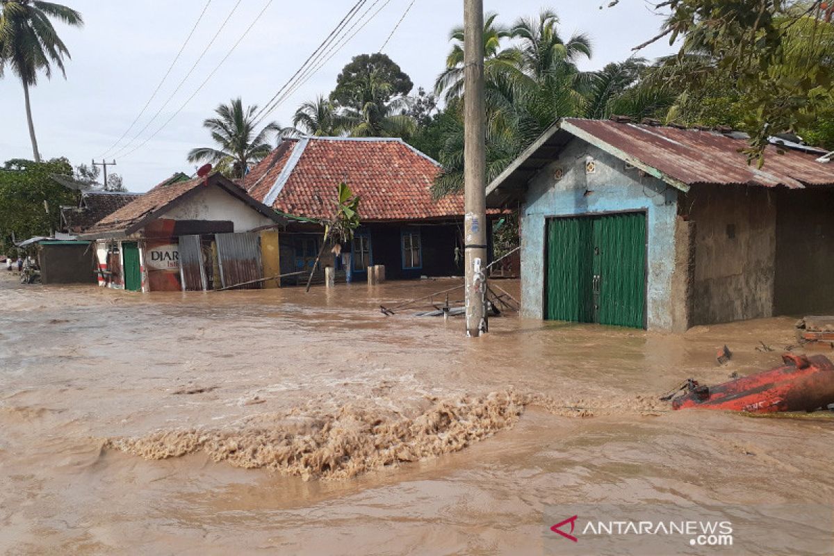 Delapan kabupaten di Sumsel waspada banjir dan longsor