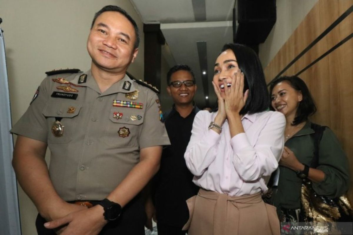 Polda Jatim bakal panggil 13 artis tambahan saksi kasus investasi bodong