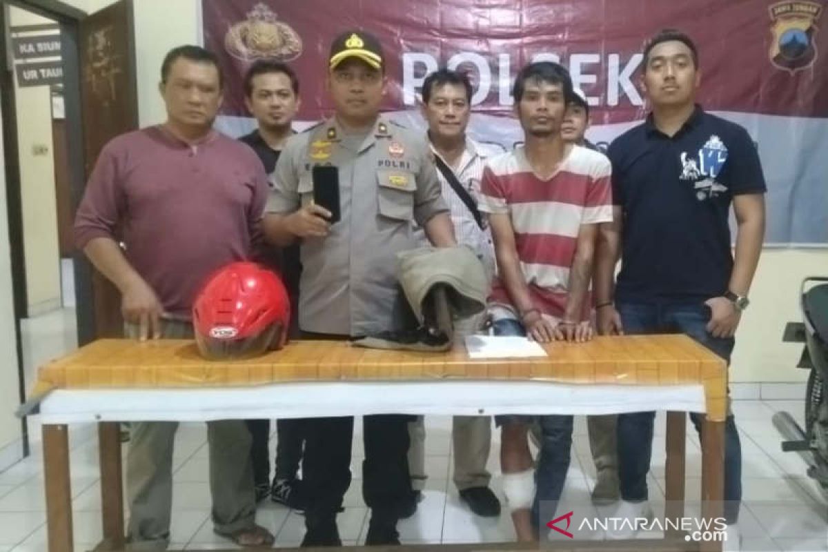 Penjambret ponsel spesialis pejalan kaki di Semarang diringkus