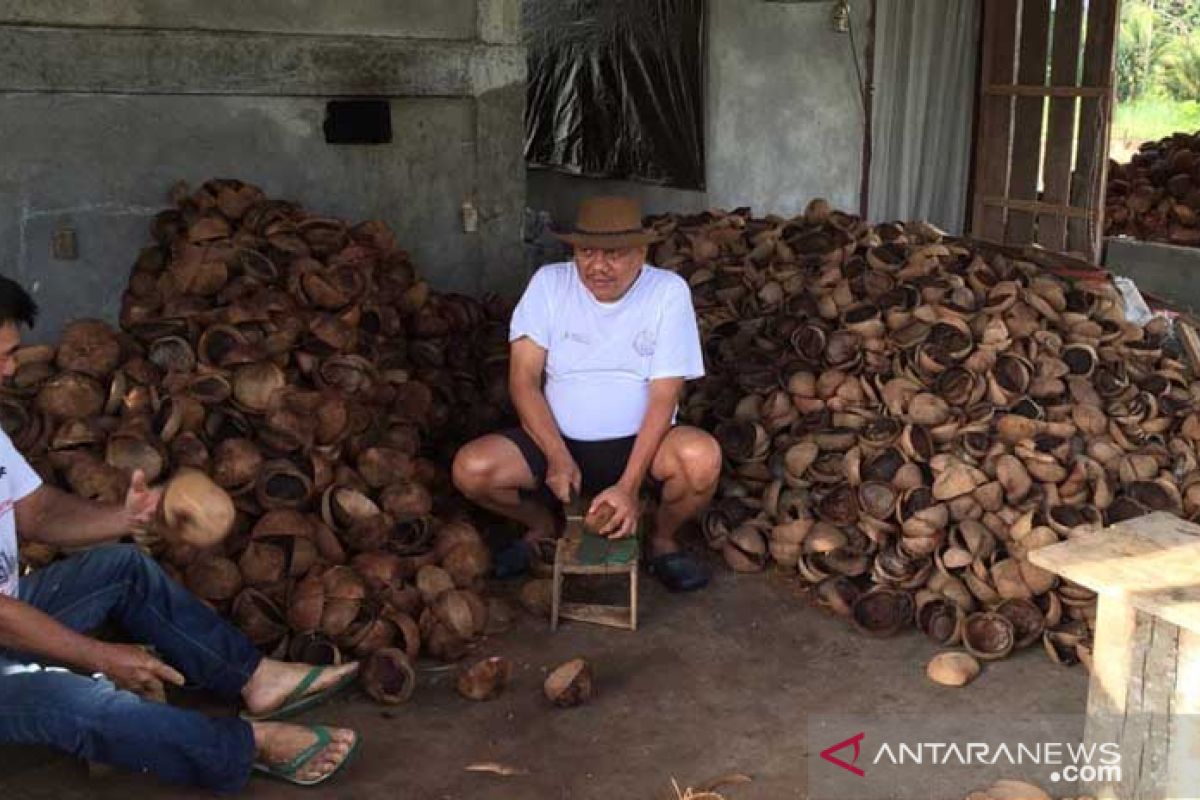 Pemprov Sulawesi Utara tingkatkan kualitas industri minyak goreng kelapa