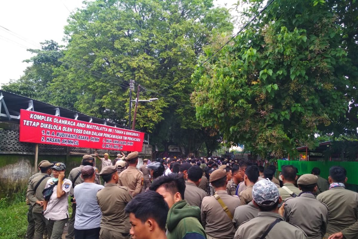 Eksekusi Stadion Andi Mattalatta berujung bentrok