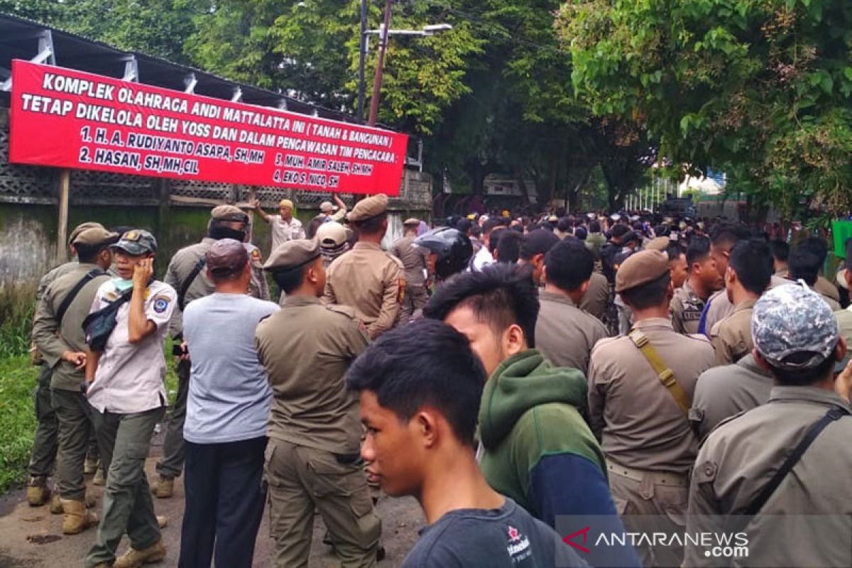 Eksekusi Stadion Mattoangin berujung bentrok