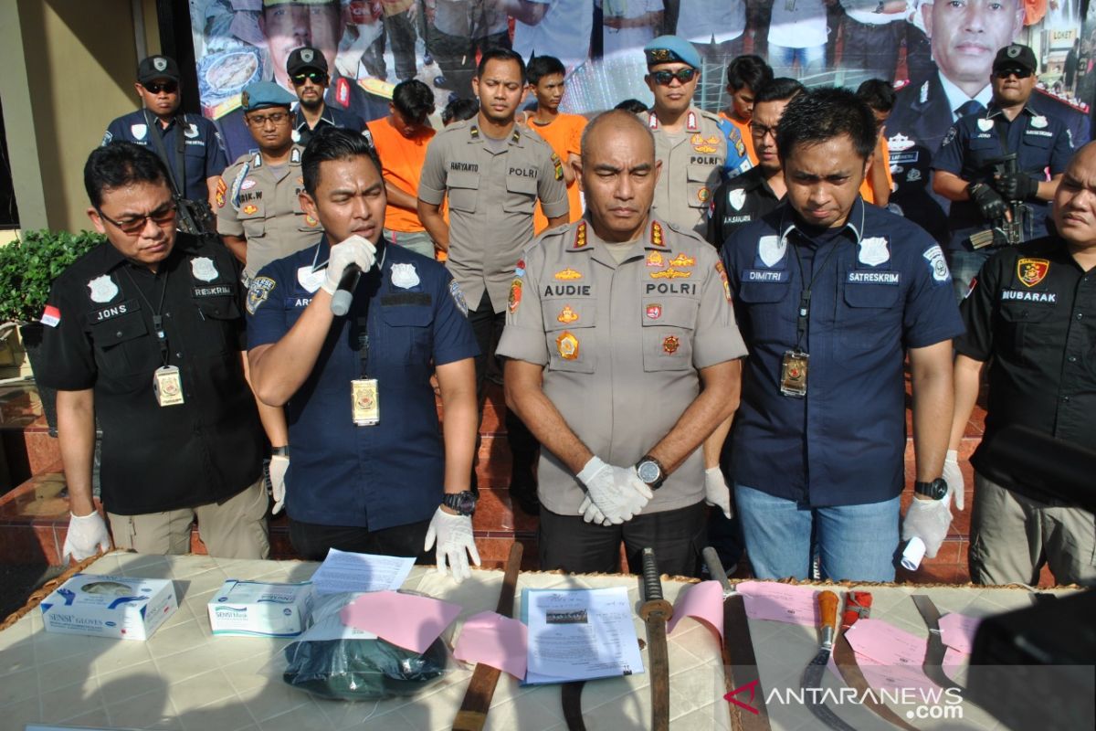 Korban tawuran Jalan Semeru kritis akibat dibacok