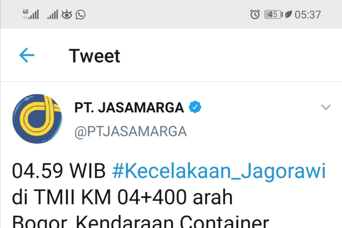 Rabu pagi, Truk Kontainer alami kecelakaan di Tol Jagorawi KM 04 arah Bogor