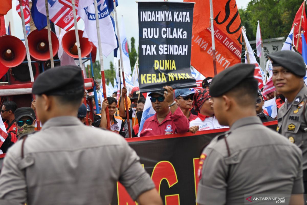 Sudin Nakertrans Jaksel terima 112 laporan PHK selama pandemi