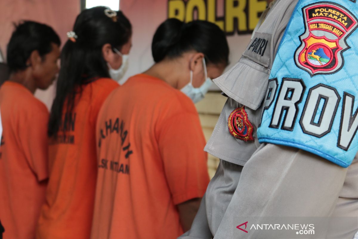 Dua perempuan terlibat pencurian mesin mobil di bengkel Kota Mataram