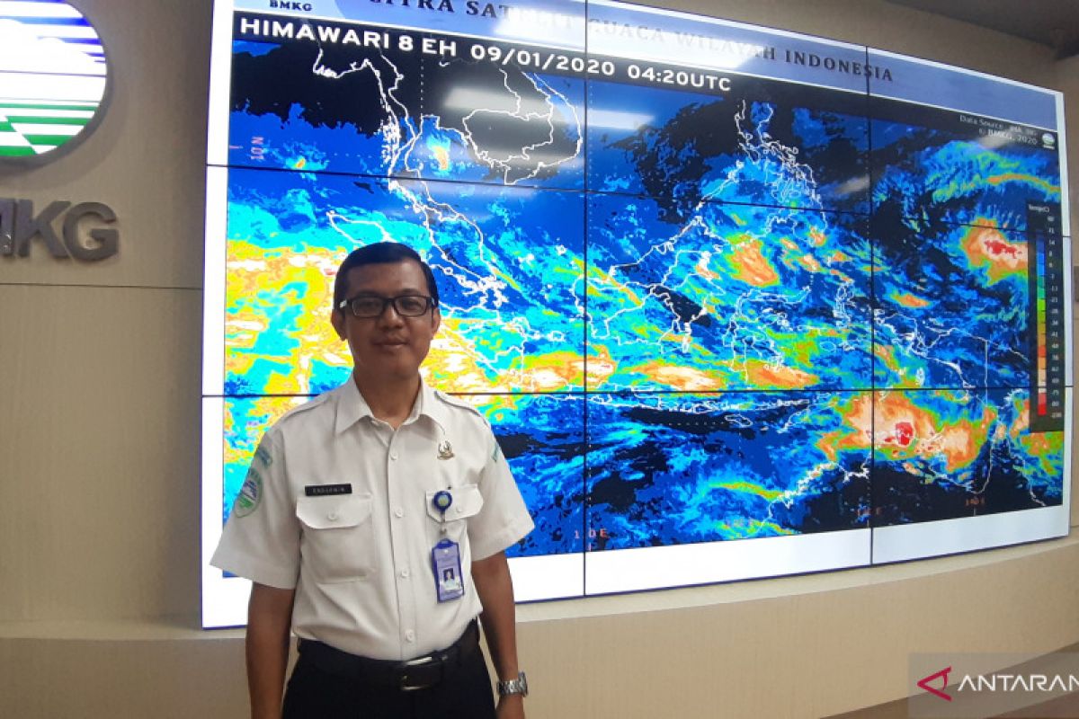BMKG prediksi potensi hujan intensitas lebat terjadi di barat Sumatera