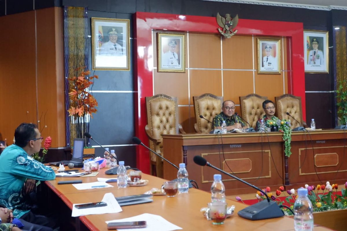 Bupati Tabalong kecewa realisasi retribusi masih rendah