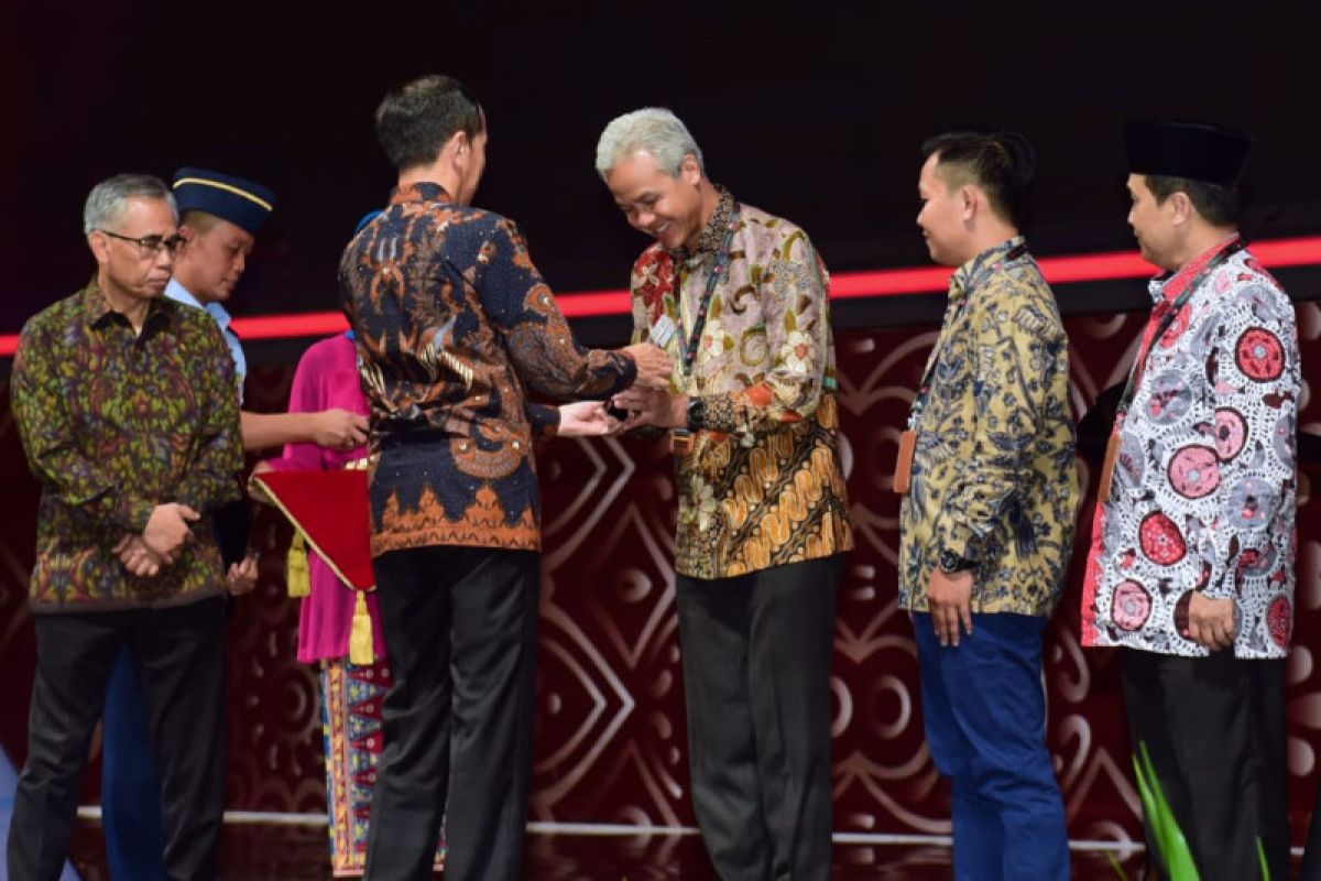 Gerakan siswa menabung di Jateng raih penghargaan OJK