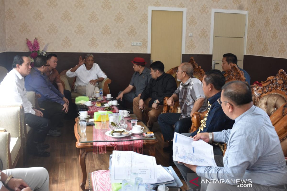 DPRD Kalbar pantau kondisi jalan di Sintang