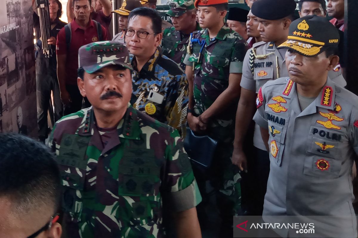 Panglima TNI Hadi Tjahjanto apresiasi aparat militer bebaskan WNI yang disandera