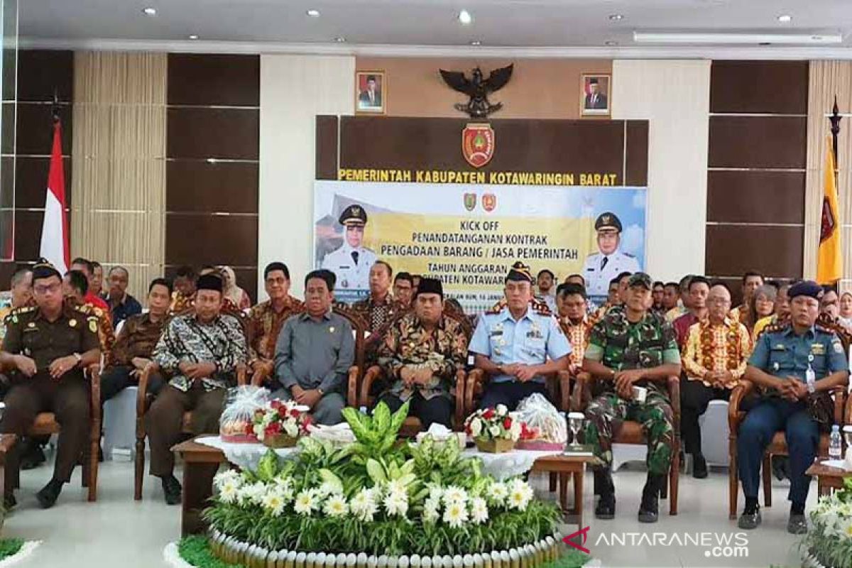 Pemkab Kobar tandatangani 14 paket proyek setara Rp20 miliar