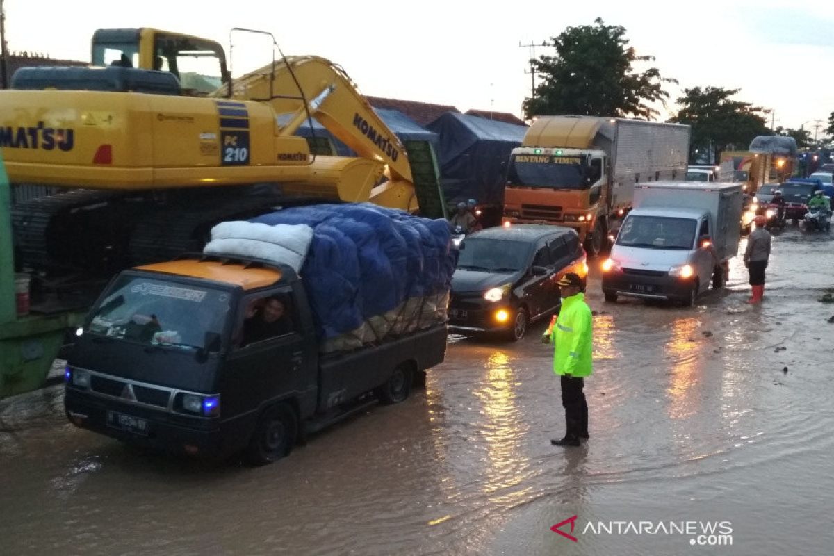 Banjir bandang di Pati, lalu lintas jalur pantura tersendat