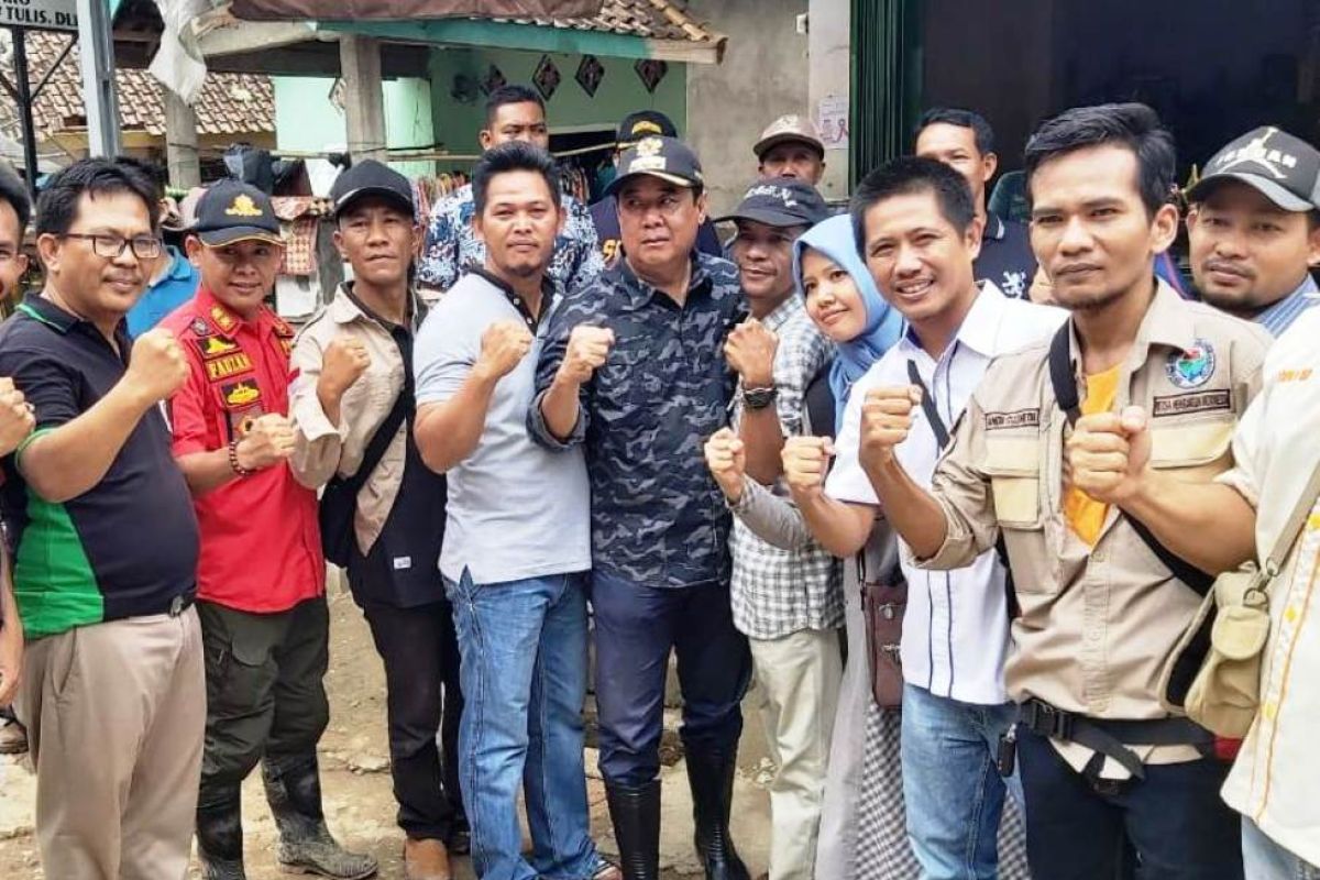 Pendamping desa Sumsel bantu rekonstruksi lokasi banjir  Lahat