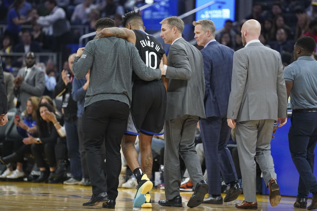 Jacob Evans dari Warriors alami retak tulang hidung