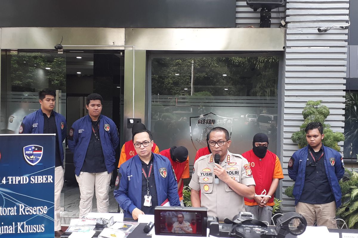 Polisi tangkap empat penipu bermodus situs palsu