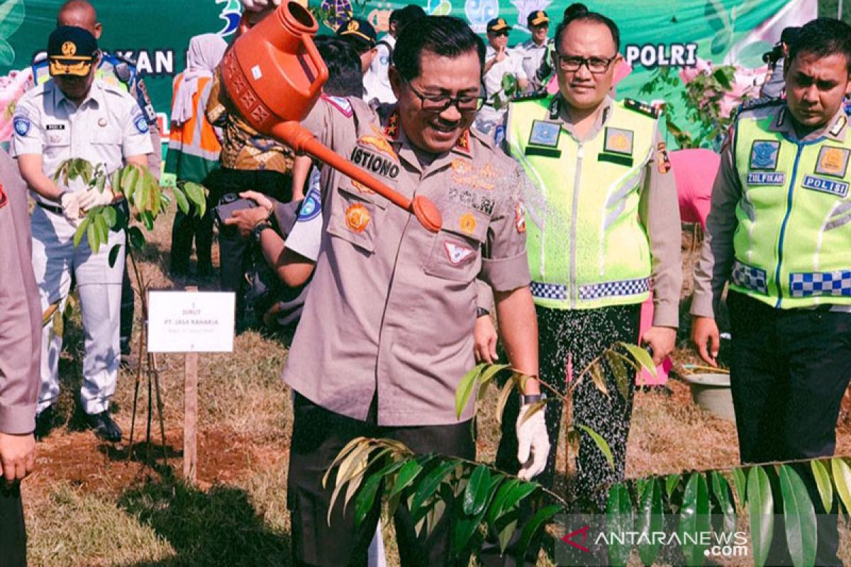 Kakorlantas galakkan tanam pohon perkuat kontur jalan hindari longsor