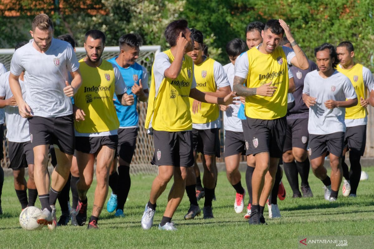 Pemain Bali United gantung sepatu karena ingin jadi polisi