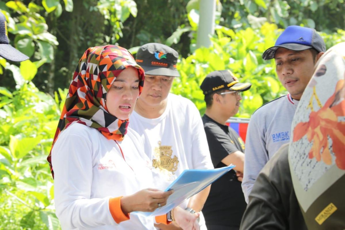Wagub Lampung tinjau pembangunan jalan menuju KIM dan destinasi wisata Teluk Kiluan
