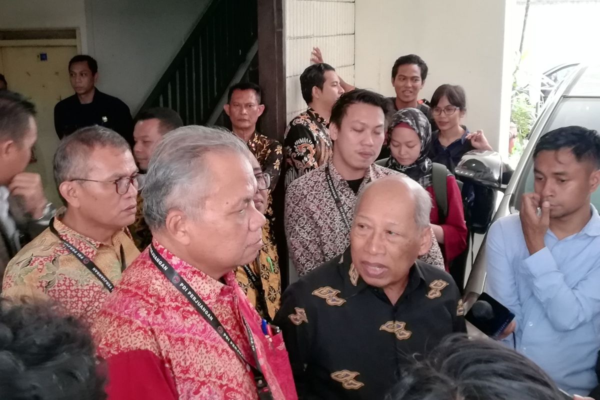 Datangi Dewan Pers, kuasa hukum PDIP konsultasi berita OTT mantan komisioner KPU