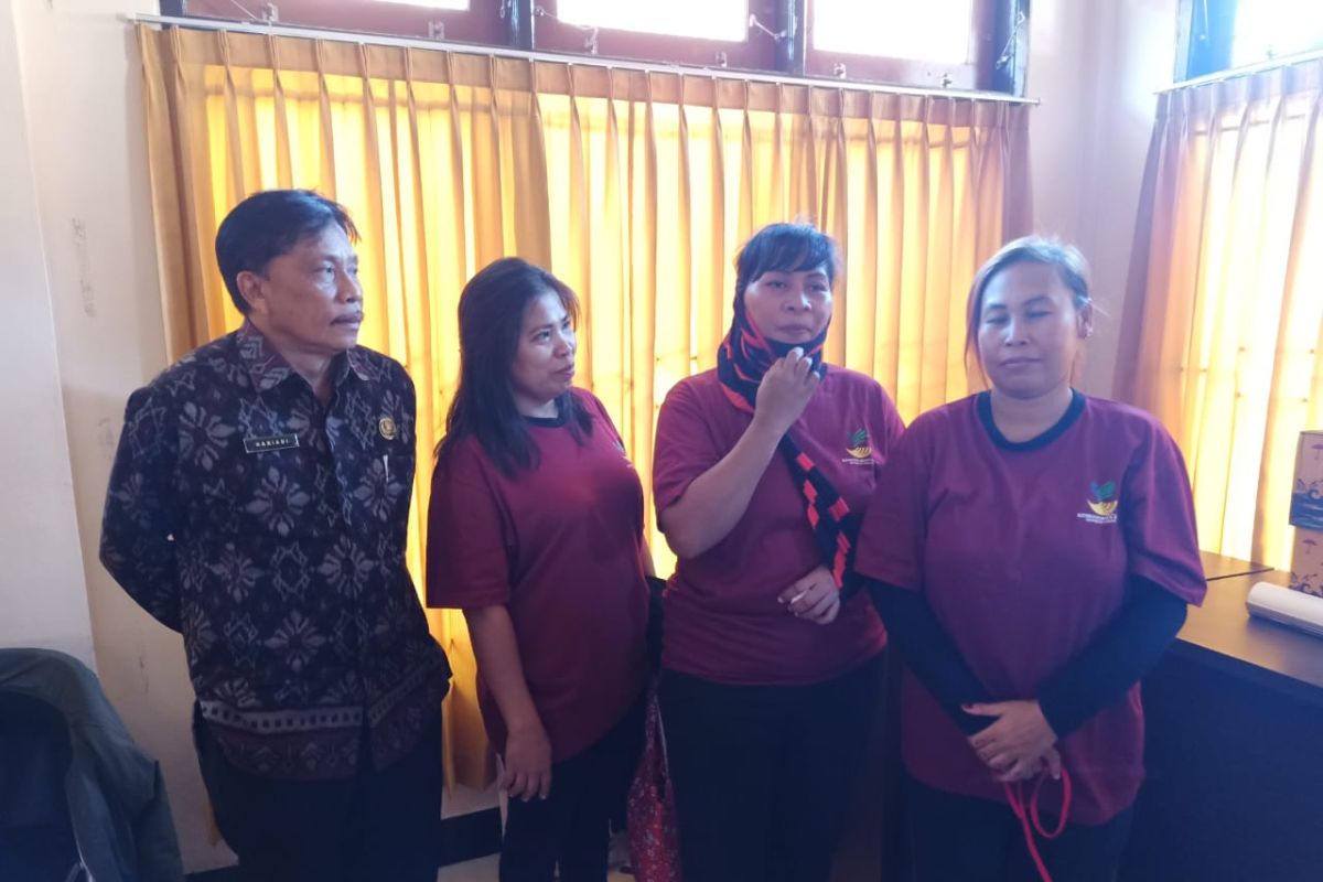 Lima calon TKW ilegal asal Mataram ke Timteng dipulangkan