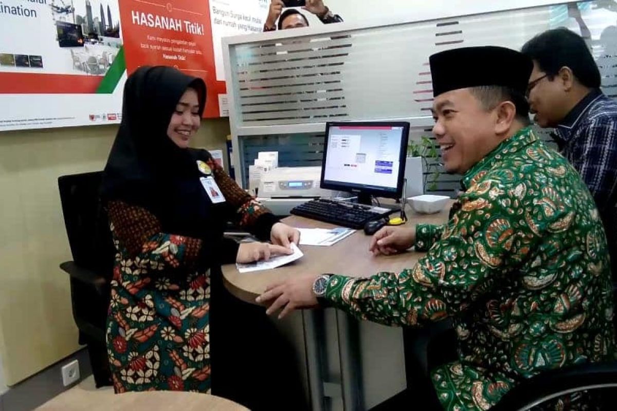 BNI Syariah Merangin diresmikan, Bupati Al Haris jadi nasabah pertama