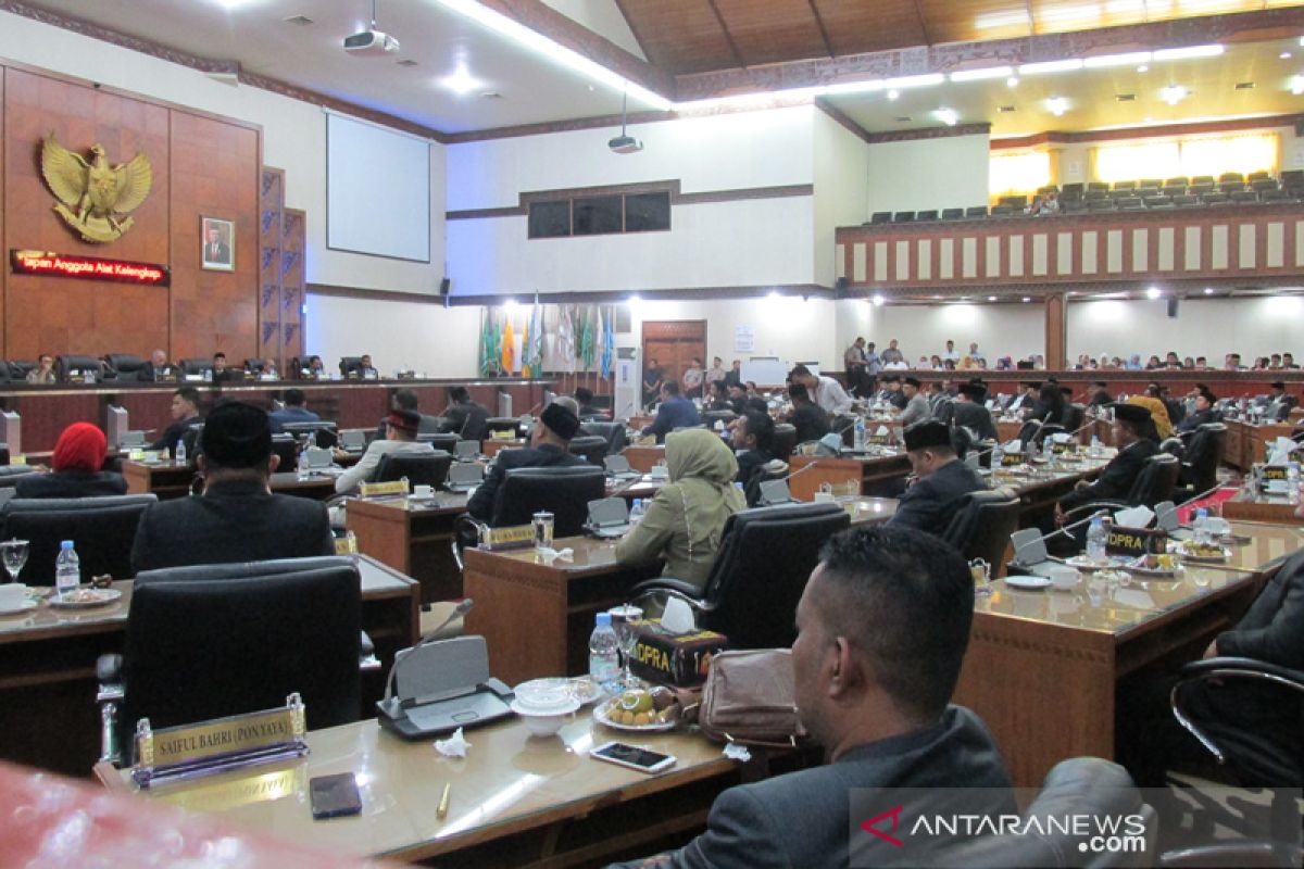 Tiga fraksi DPR Aceh tolak penetapan alat kelengkapan dewan