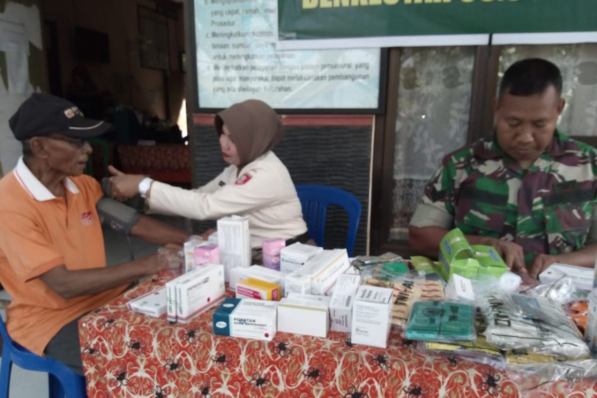 Denkesyah 06.04.01 Samarinda Diterjunkan Bantu Korban Banjir Samarinda