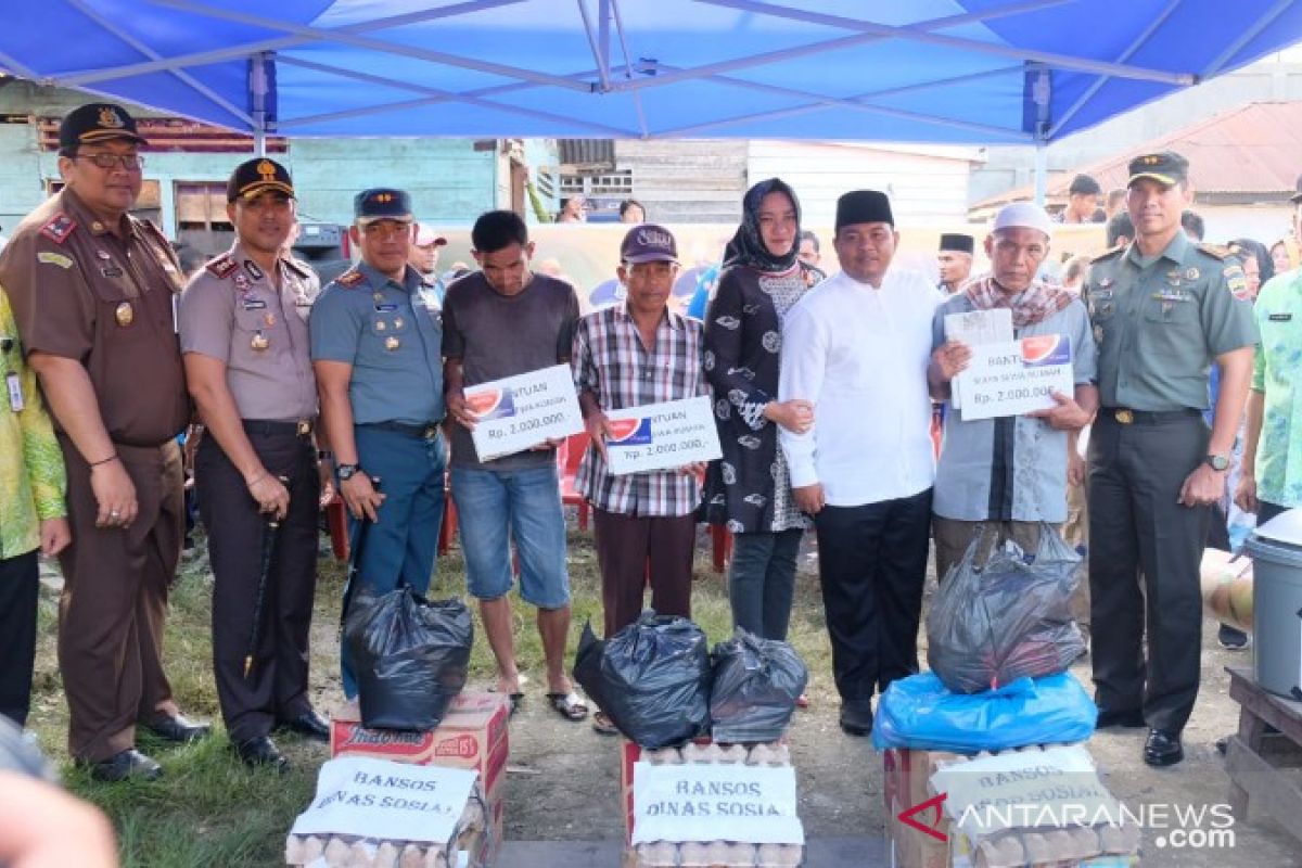 Kapolres Tanjungbalai dan Forkopimda bantu korban kebakaran
