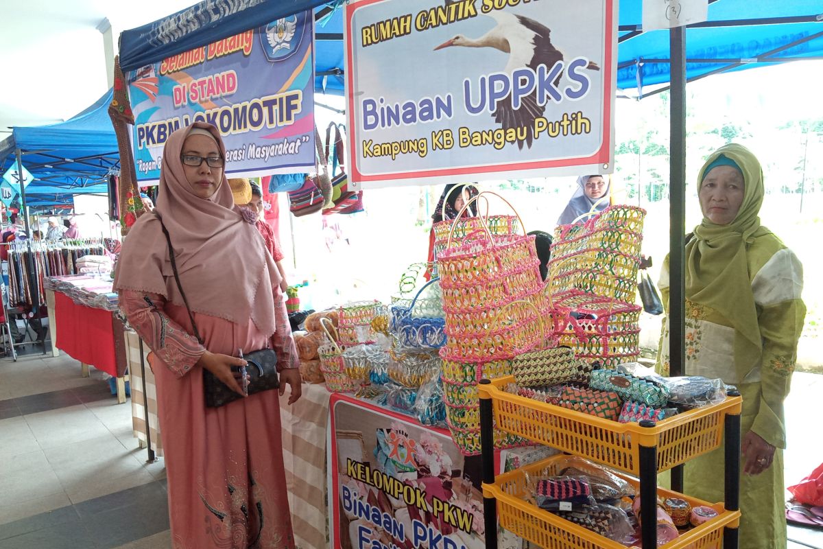 PKBM Farilla Ilmi Padang daur ulang sampah jadi produk bernilai jual