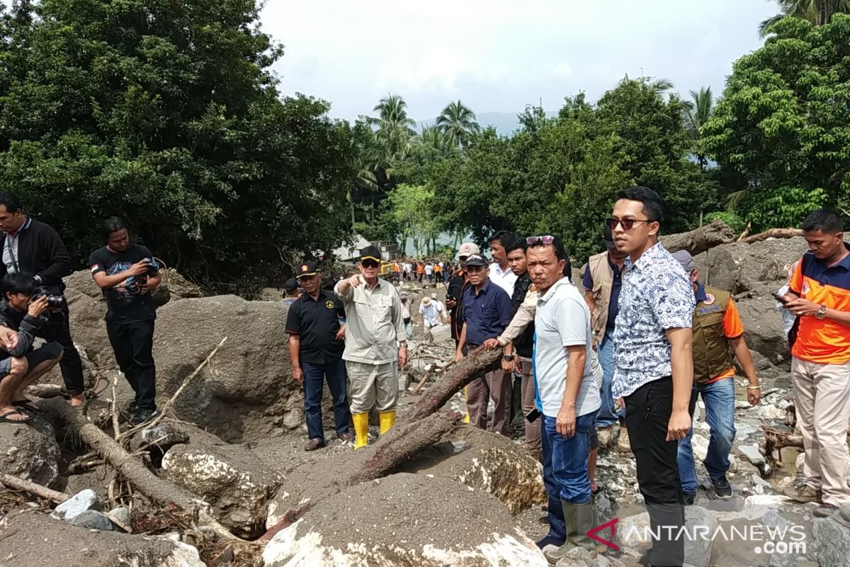 Wakil Gubernur Sumbar  kunjungi korban banjir bandang di Malalo  (video)