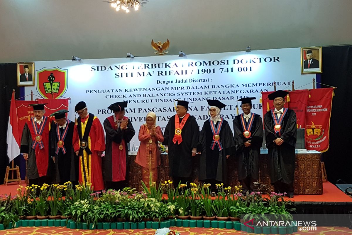 Putri KH Ma'ruf Amin meraih gelar doktor dari UNKRIS