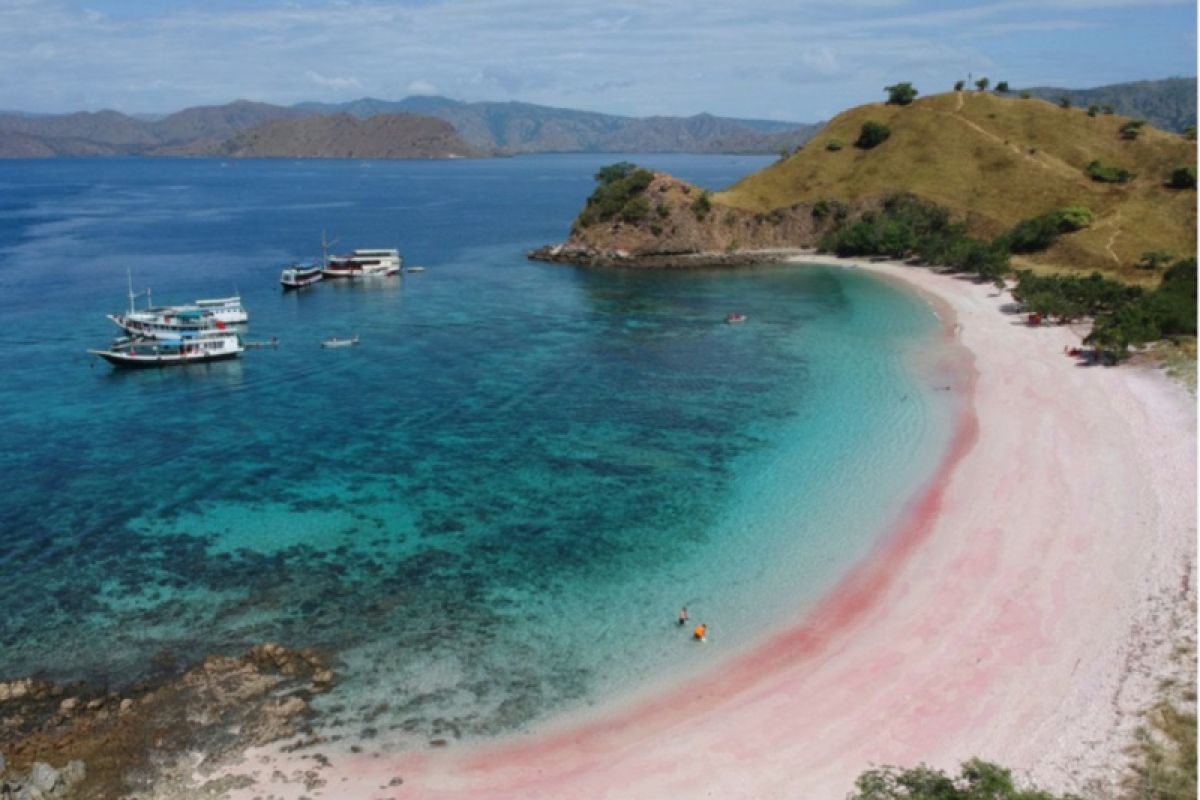 Pesona surga tersembunyi di ujung selatan timur Lombok