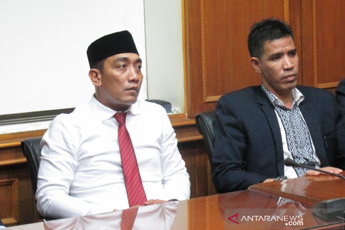 Ketua DPR Aceh minta fraksi serah usulan anggota AKD