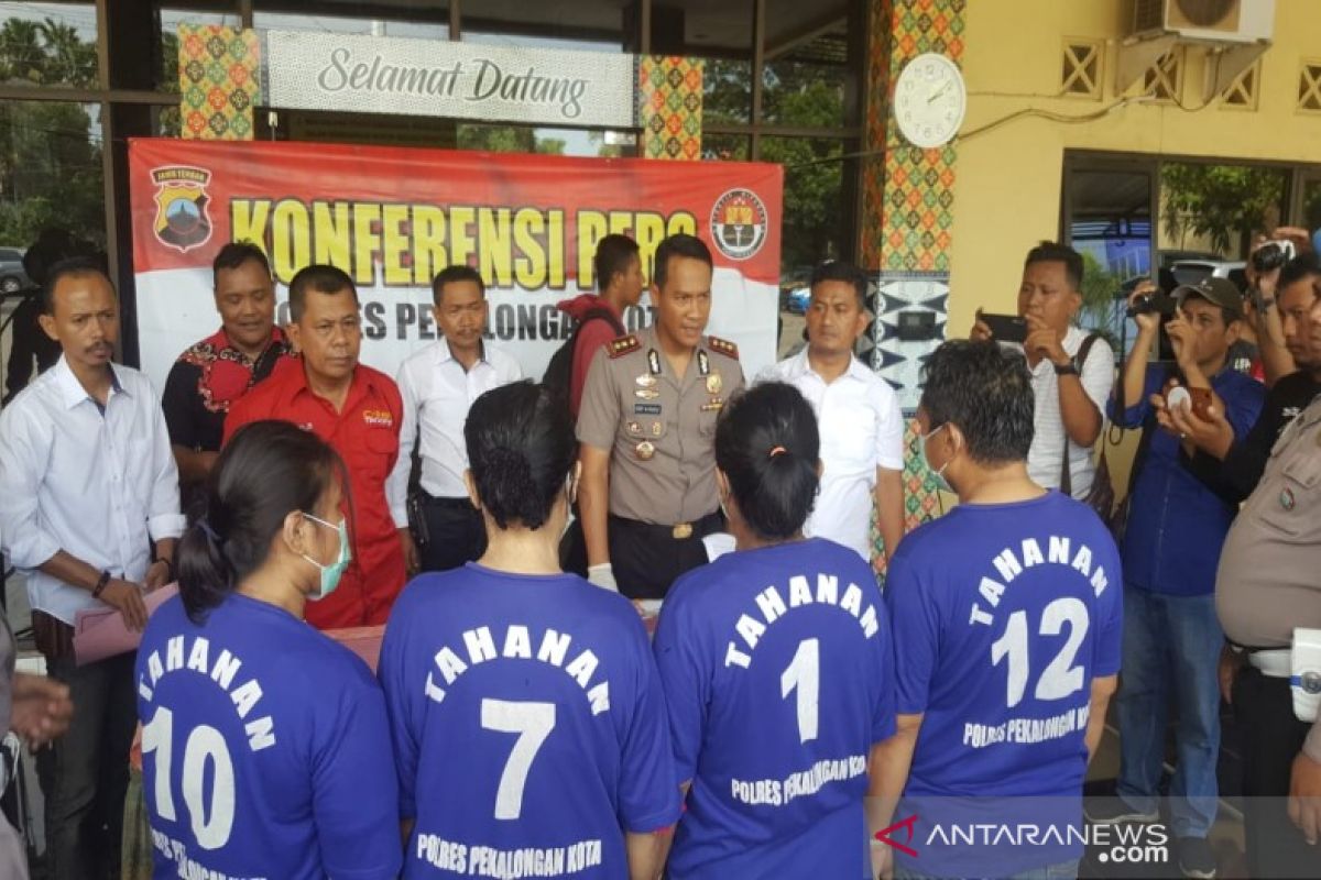 Polres Pekalongan Kota bekuk empat tersangka pencurian minimarket