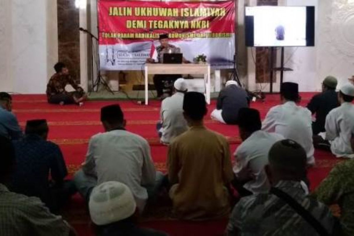 Ustadz: Umat Muslim harus menjadi rahmat bagi semesta alam