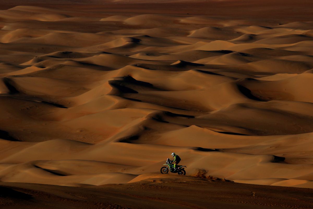 Reli Dakar kembali mencoba ganasnya Gurun Pasir Arab Saudi