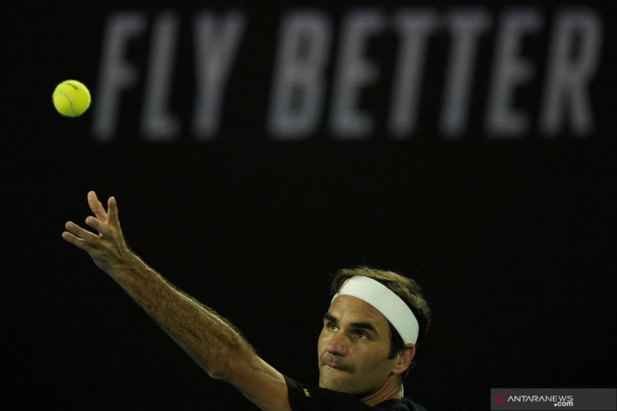 Federer atasi tantangan Cilic menuju babak ketiga French Open