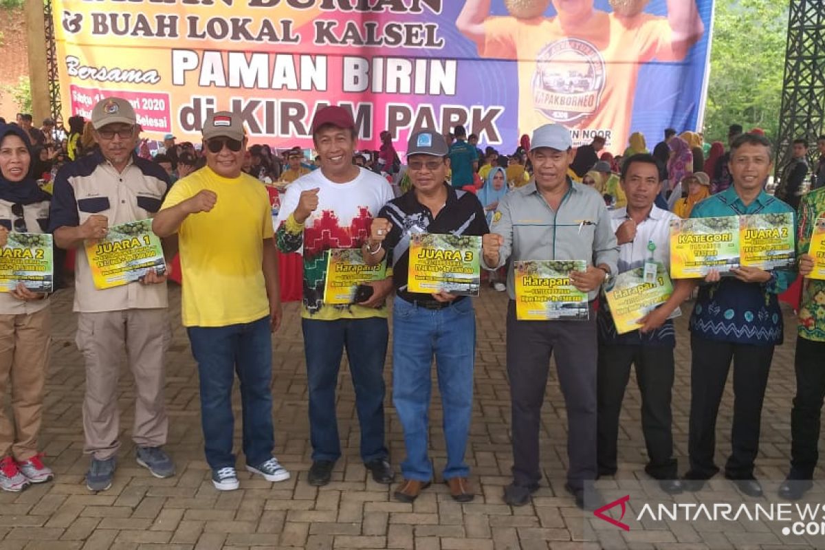 Kabupaten Banjar Juara Umum Festival Durian Kalsel
