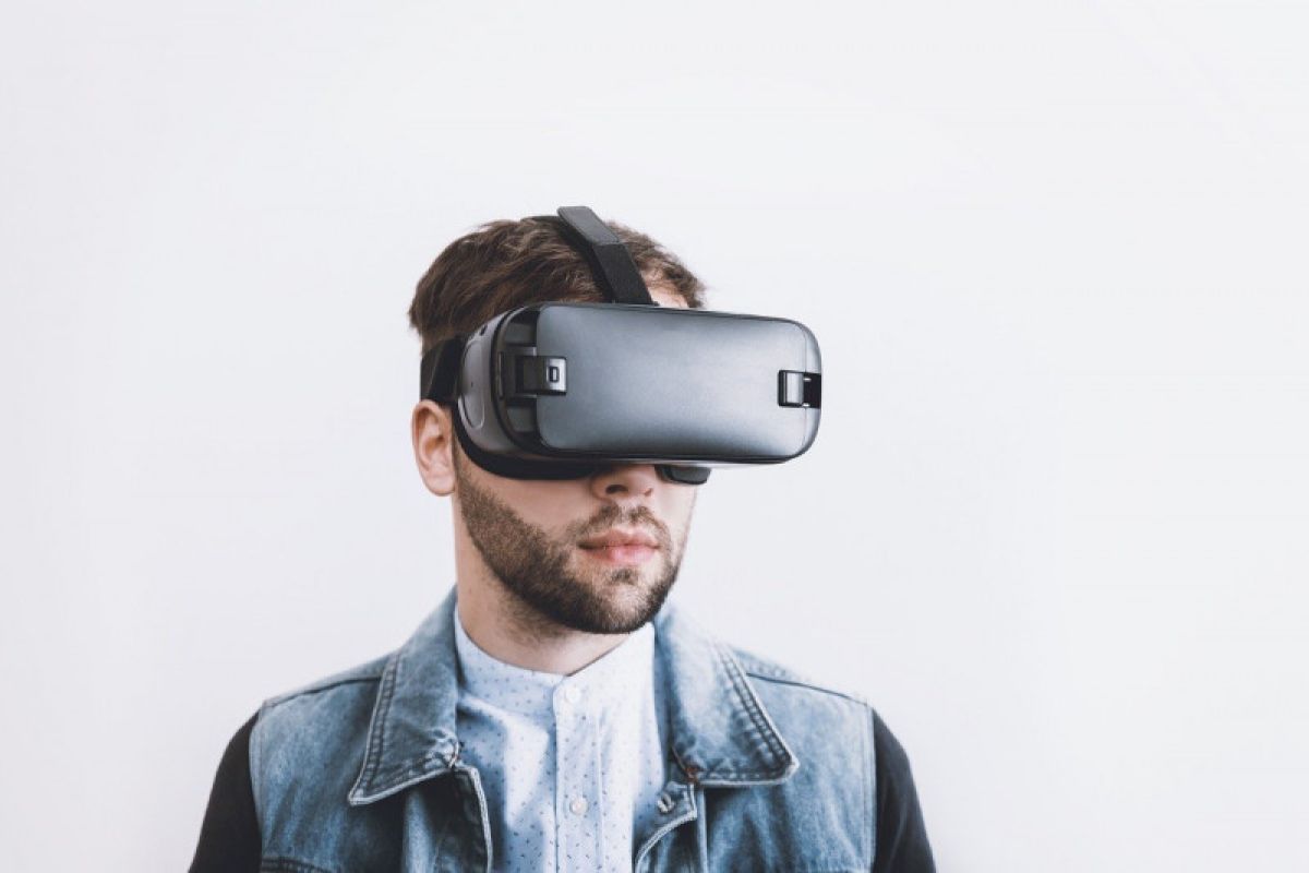 Lenovo kembangkan headset VR "standalone"