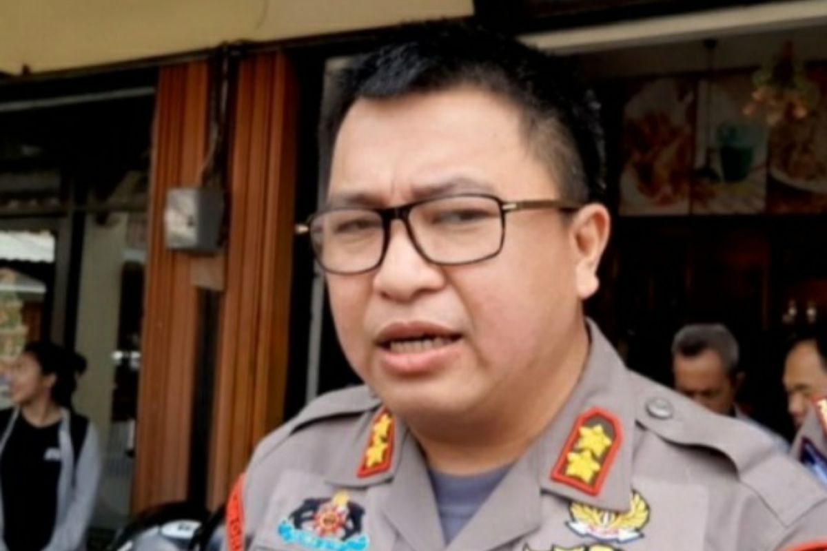 Polsek Sekayam tangkap tiga tersangka pengedar sabu-sabu