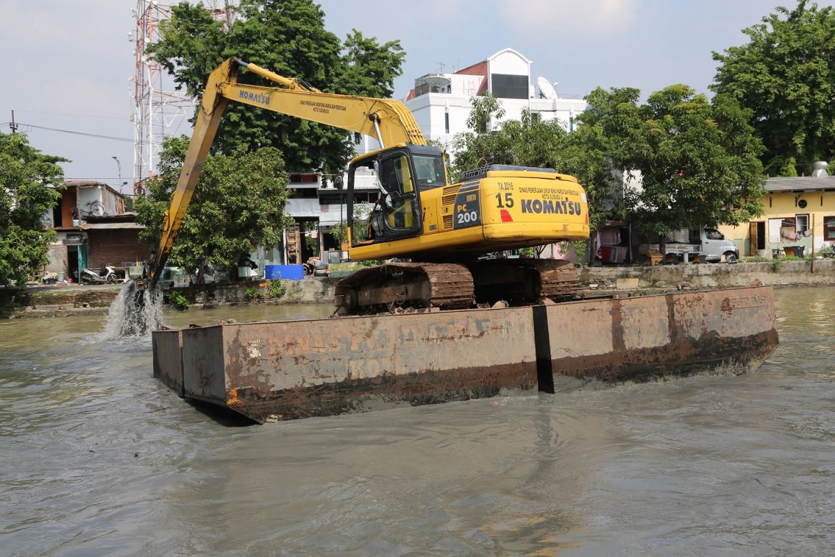 Normalisasi Sungai Kalimas dilakukan guna antisipasi banjir di Surabaya