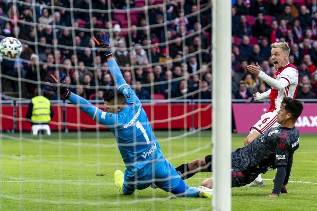 Ajax kian mantap di puncak setelah tundukkan Sparta Rotterdam 2-1