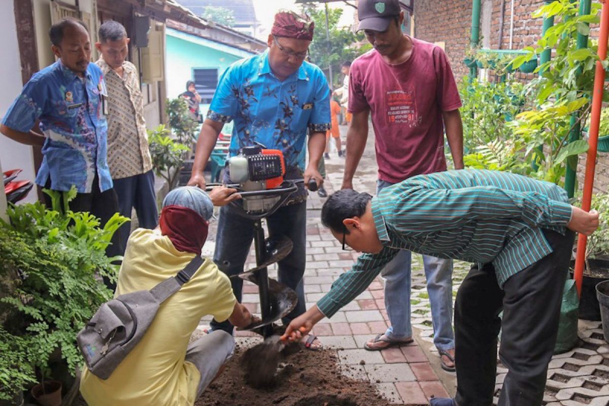 DLH Yogyakarta buat sumur resapan di sekolah dan fasilitas umum