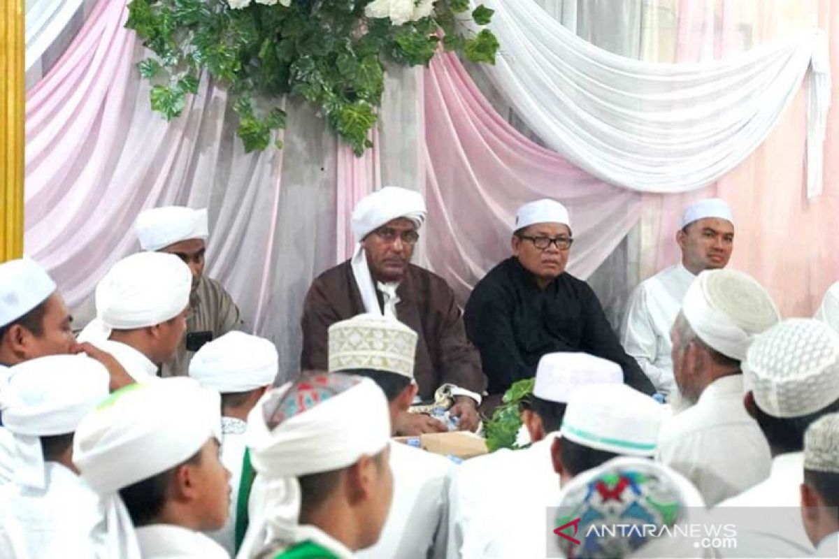 Ansharuddin - Pentingnya menyemarakkan majelis ilmu dan agama