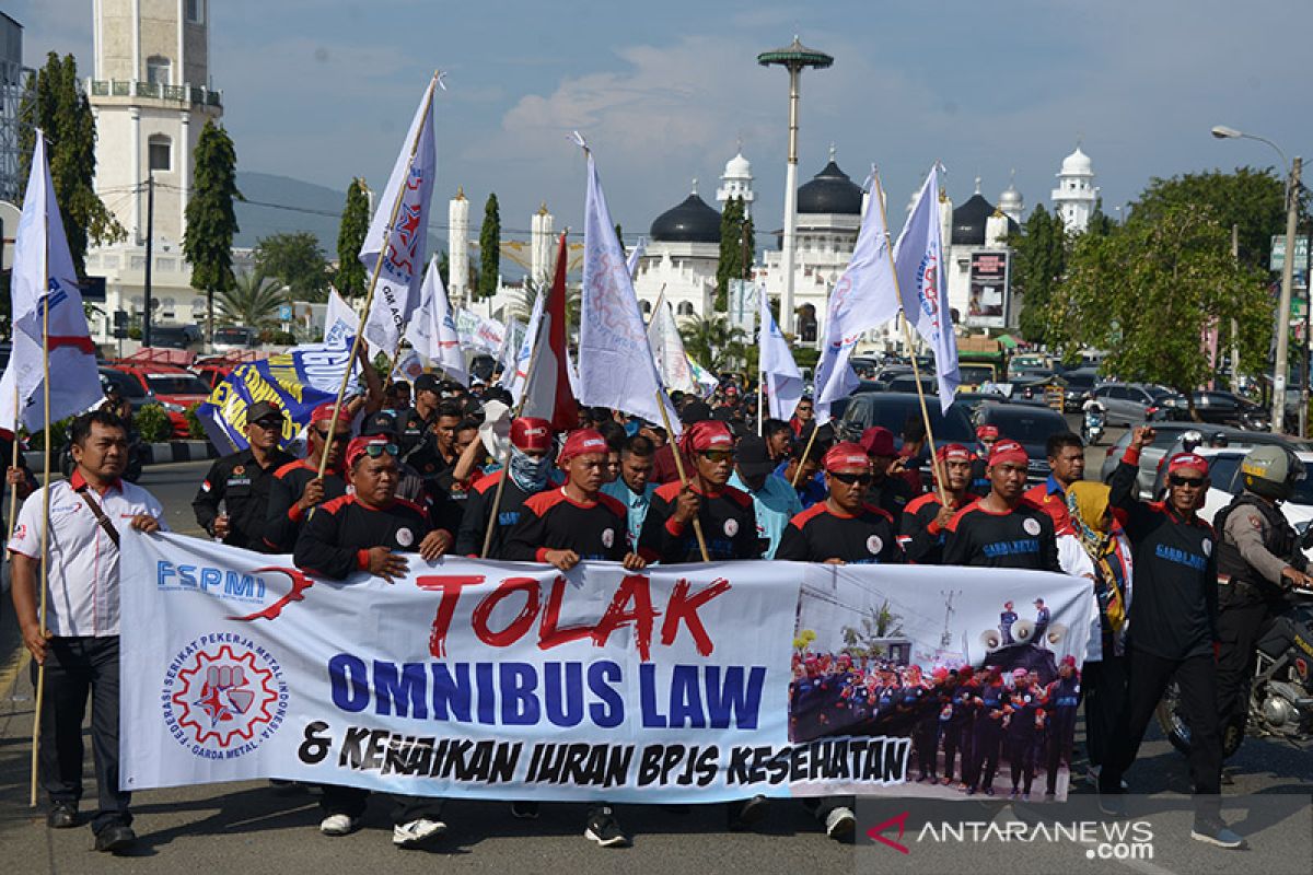 Buruh Aceh tolak Omnibus Law