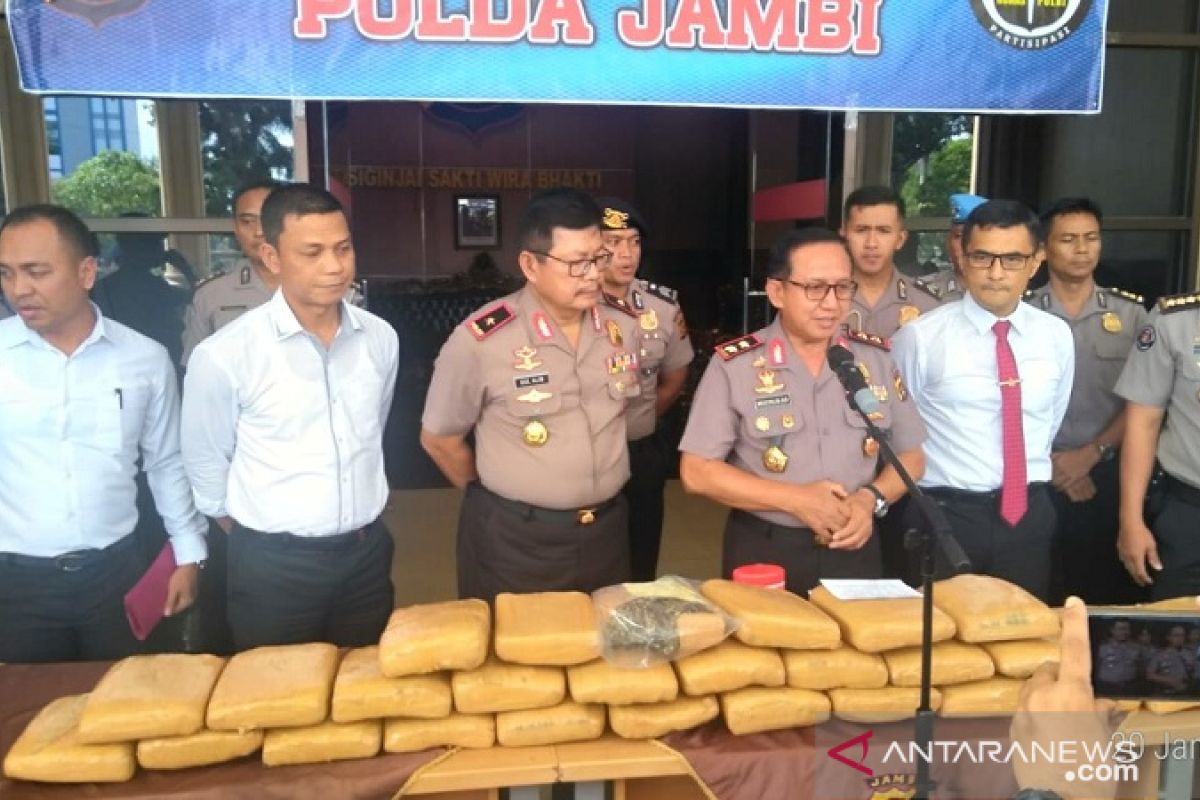 Polda Jambi ungkap penyimpanan ganja di gudang sekolah